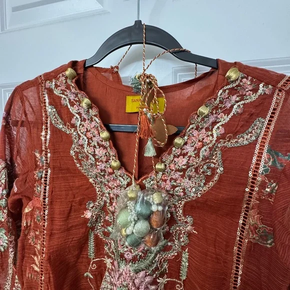 Sana Safinaz - luxury Collection Net Rust Embroidered  (plus Inner piece ) - Picture 3 of 9
